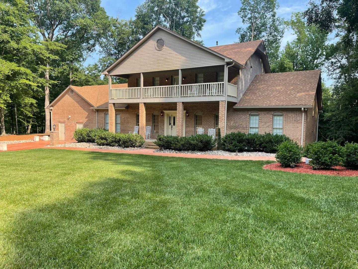 Whisper Chateau Weddings Reunions Groups 75 Plus Greensboro Exterior photo
